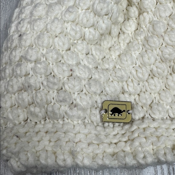 Off white Turtle Fur beanie with pom, winter hat - Picture 2 of 5